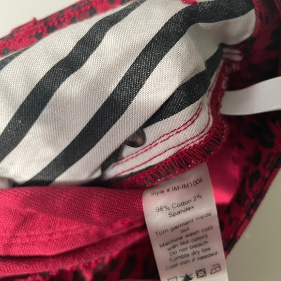 Isaac Mizrahi Jeans NWT Red Leopard Print - Picture 7 of 7